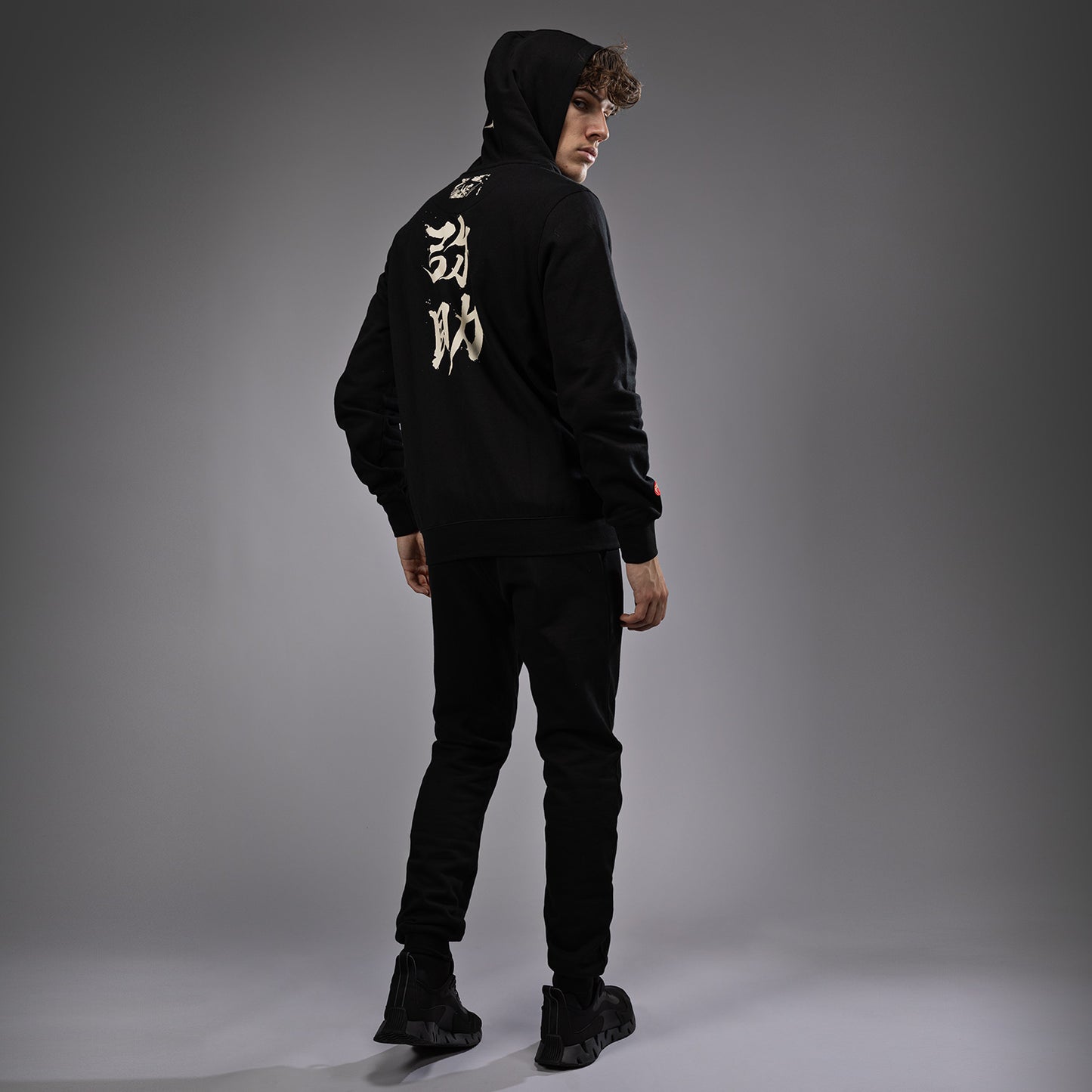 Venum x Assassin’s Creed Shadows Hoodie - Zwart