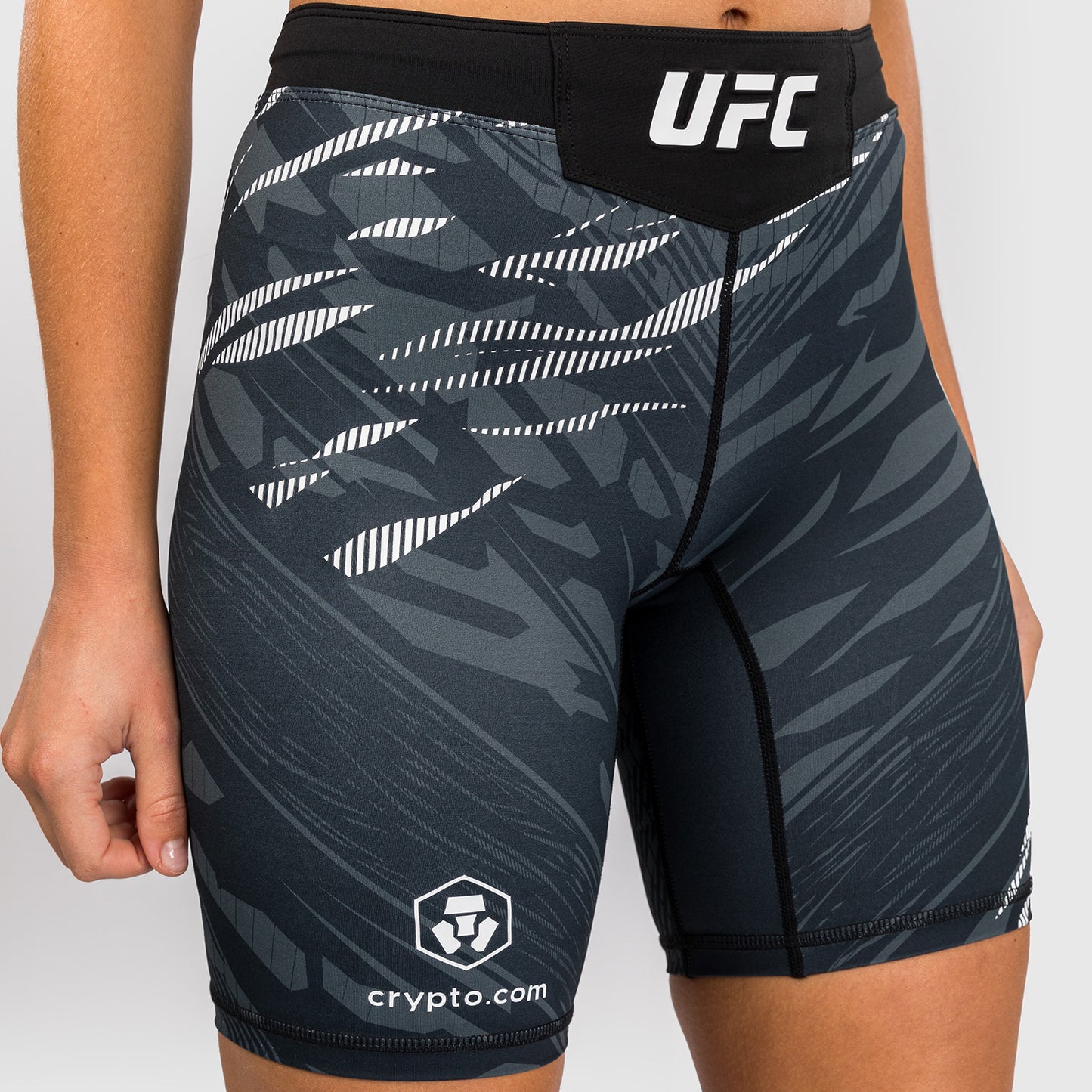 UFC Fusion by Venum Authentic Fight Night Vale Tudo Shorts voor Dames - Lang Fit - Zwart