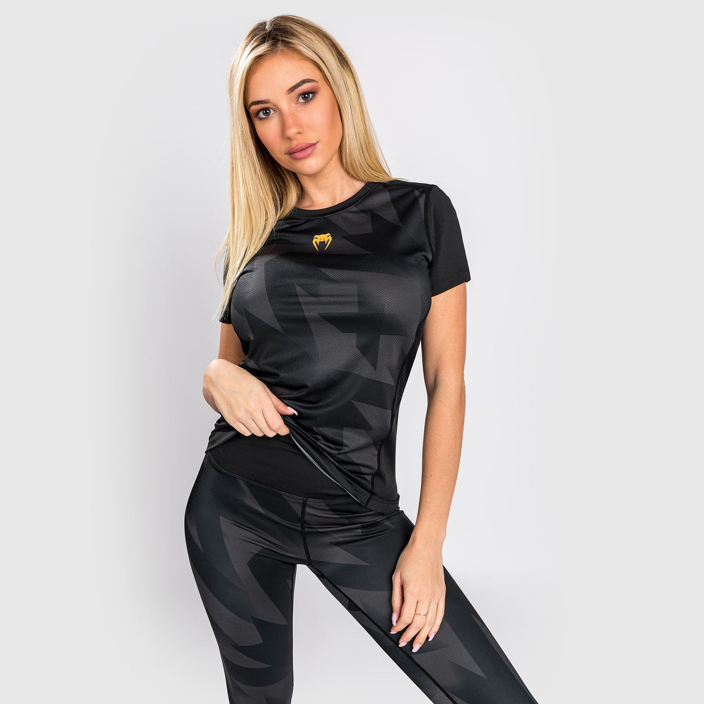 Venum Razor Dry Tech T-shirt - voor dames - zwart/goud