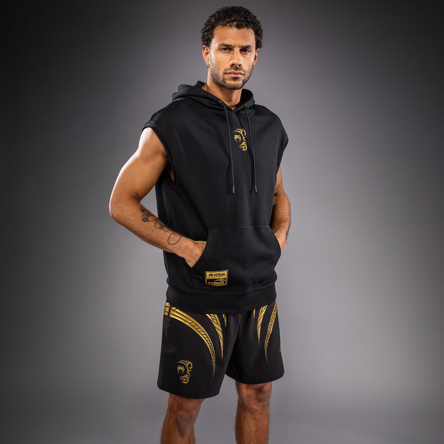 Venum x Mike Tyson Tiger Mouwloze Hoodie - Zwart/Goud