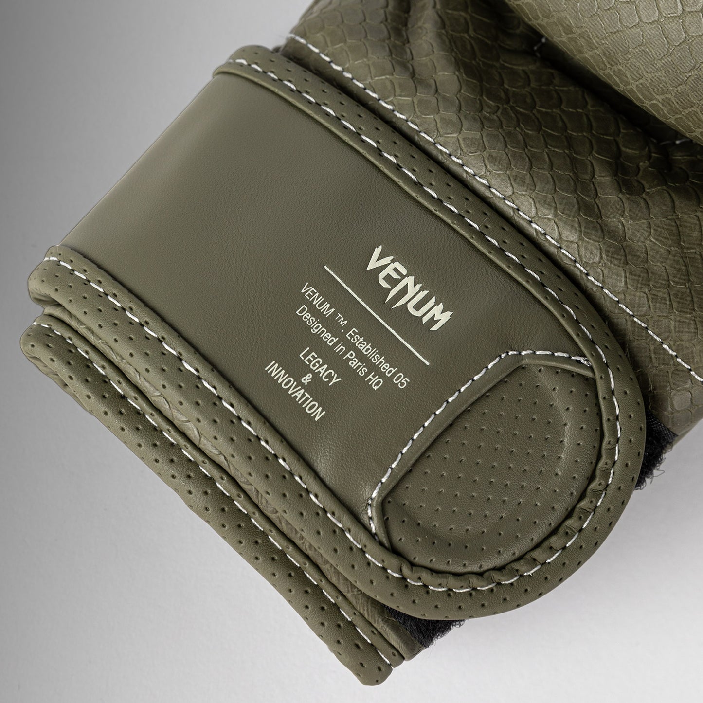 Venum Impact Evo Scales MMA Sparringshandschoenen – Legergroen
