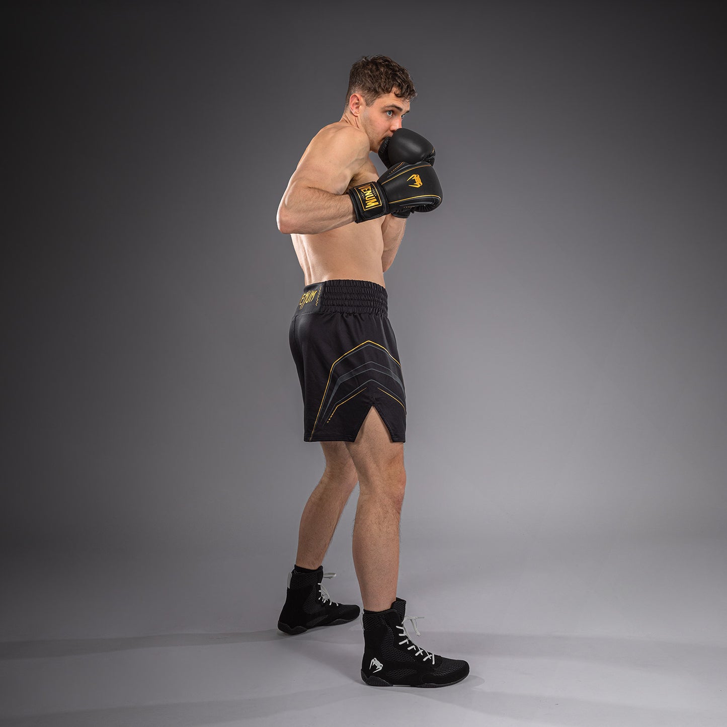 Venum Streamline Boksshort – Zwart/Goud