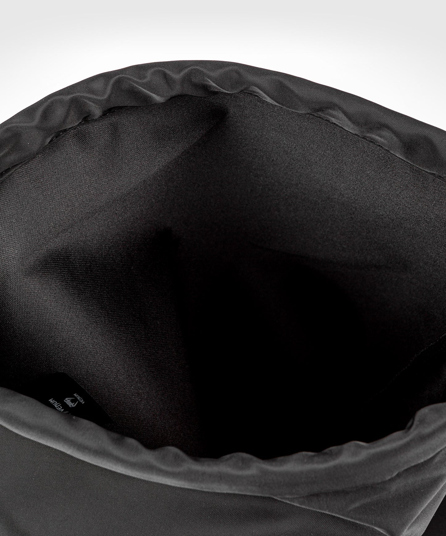 ﻿Venum Classic tas met trekkoord - Zwart/Wit