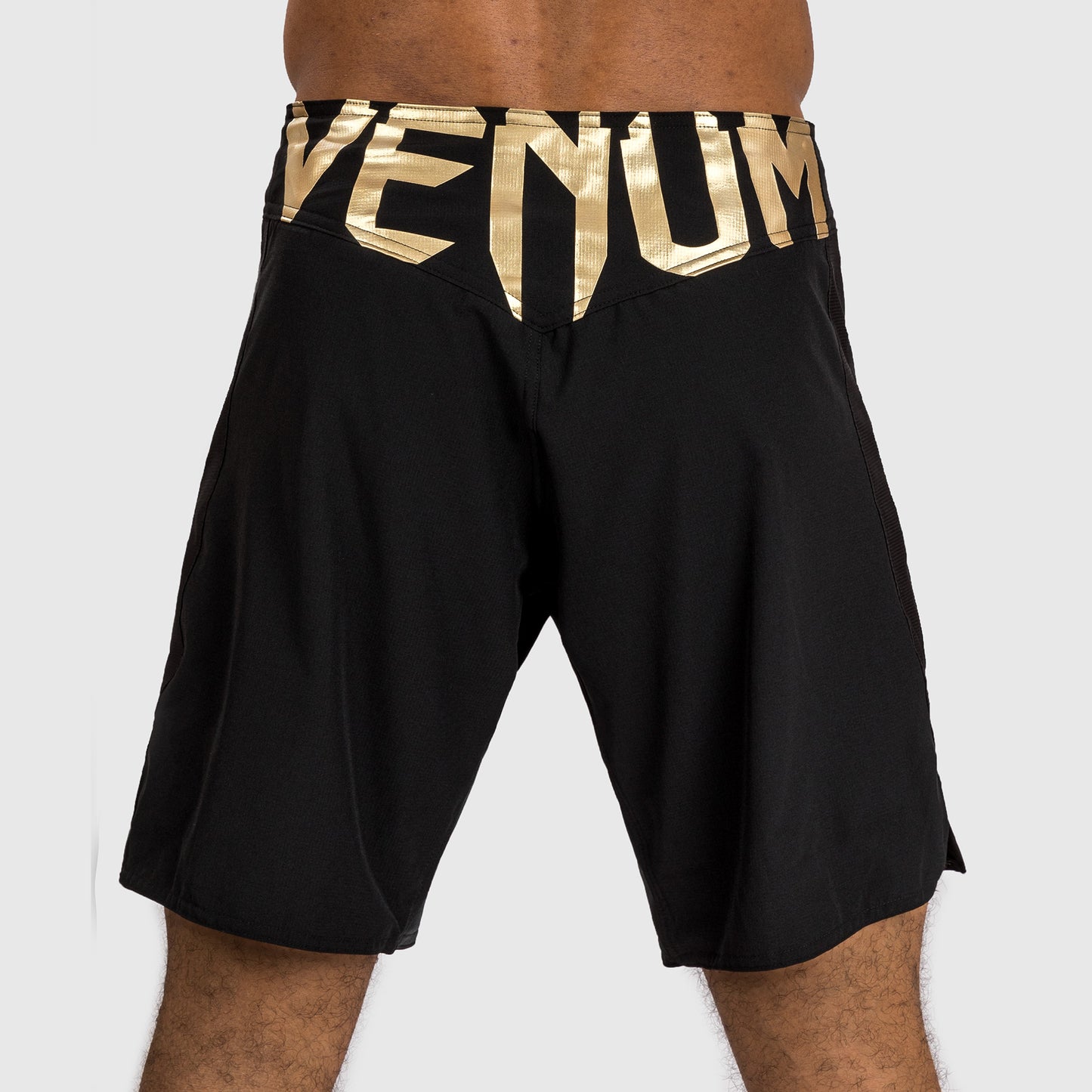 Venum Light 5.0 Vechtshorts - Zwart/Goud