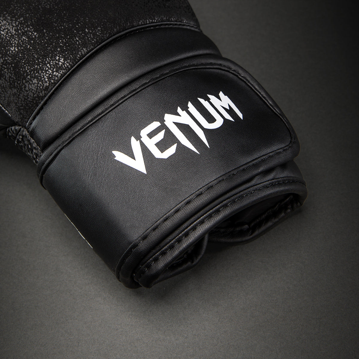 Venum Stone 2.0 Bokshandschoenen Zwart