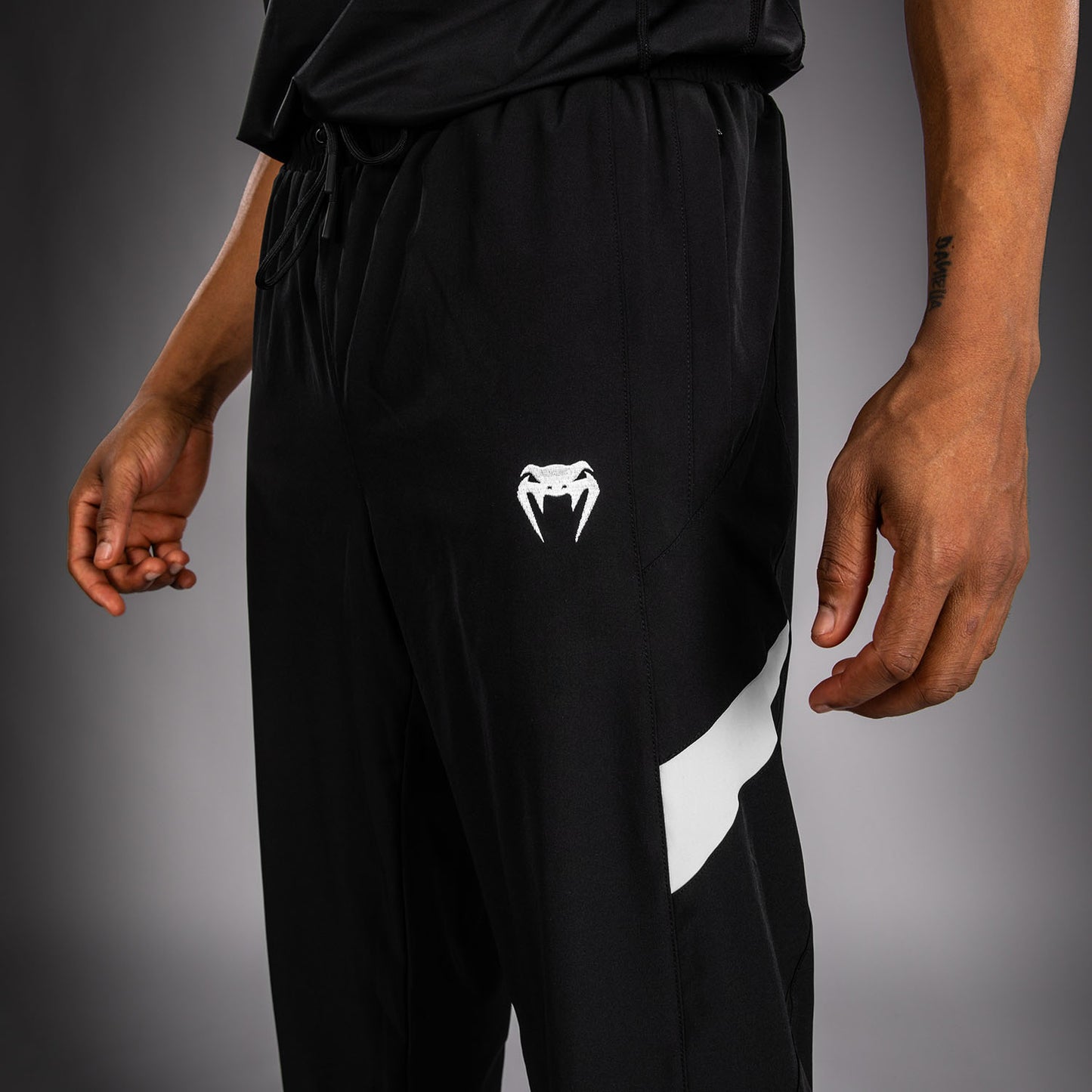 Venum Attack 90 Joggingbroek – Wit/Zwart