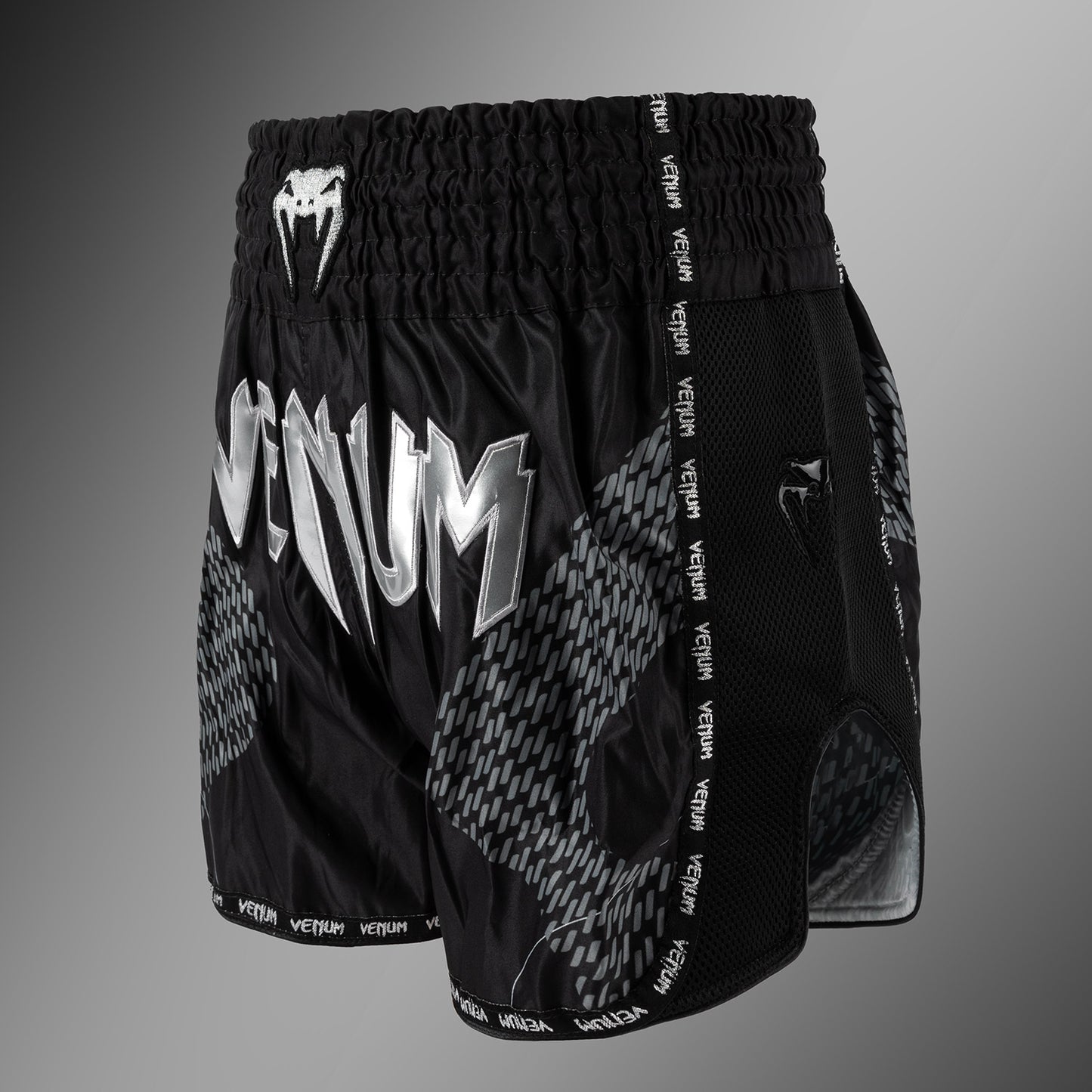 Venum Nexus Muay Thai Shorts – Zwart/Zilver