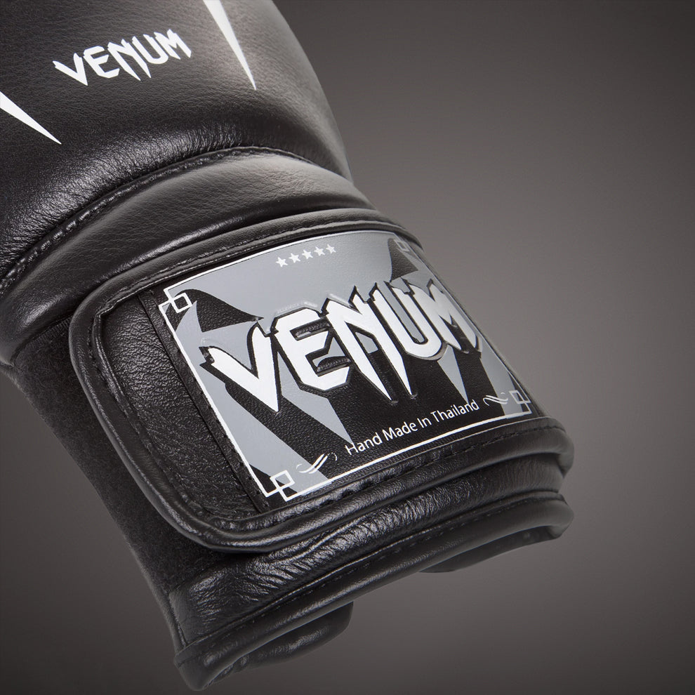 Venum Giant 3.0 Bokshandschoenen - nappaleer Zwart