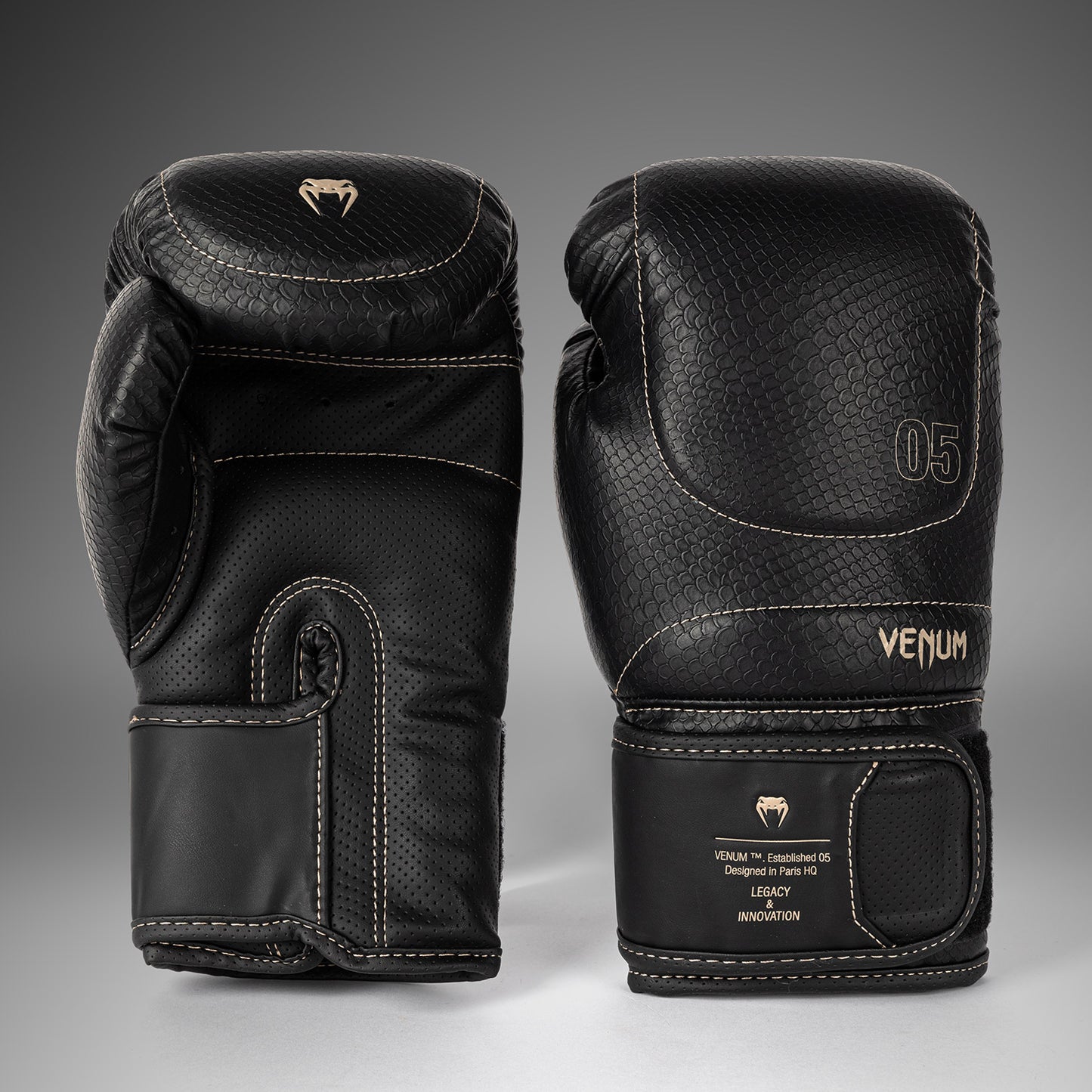 Venum Impact Evo Scales Bokshandschoenen – Zwart