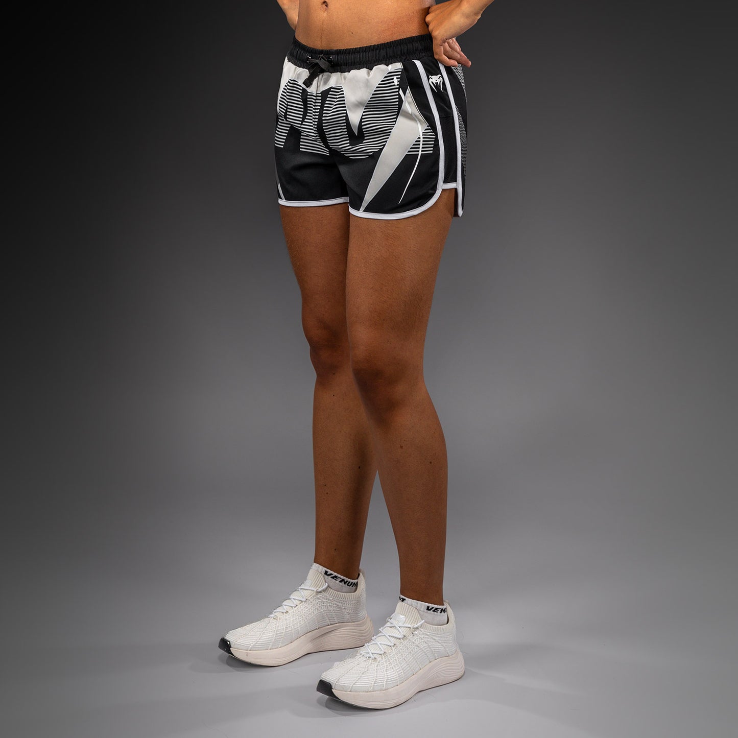 Venum Adrenaline Dames Trainingsshorts – Zwart/Ivoor