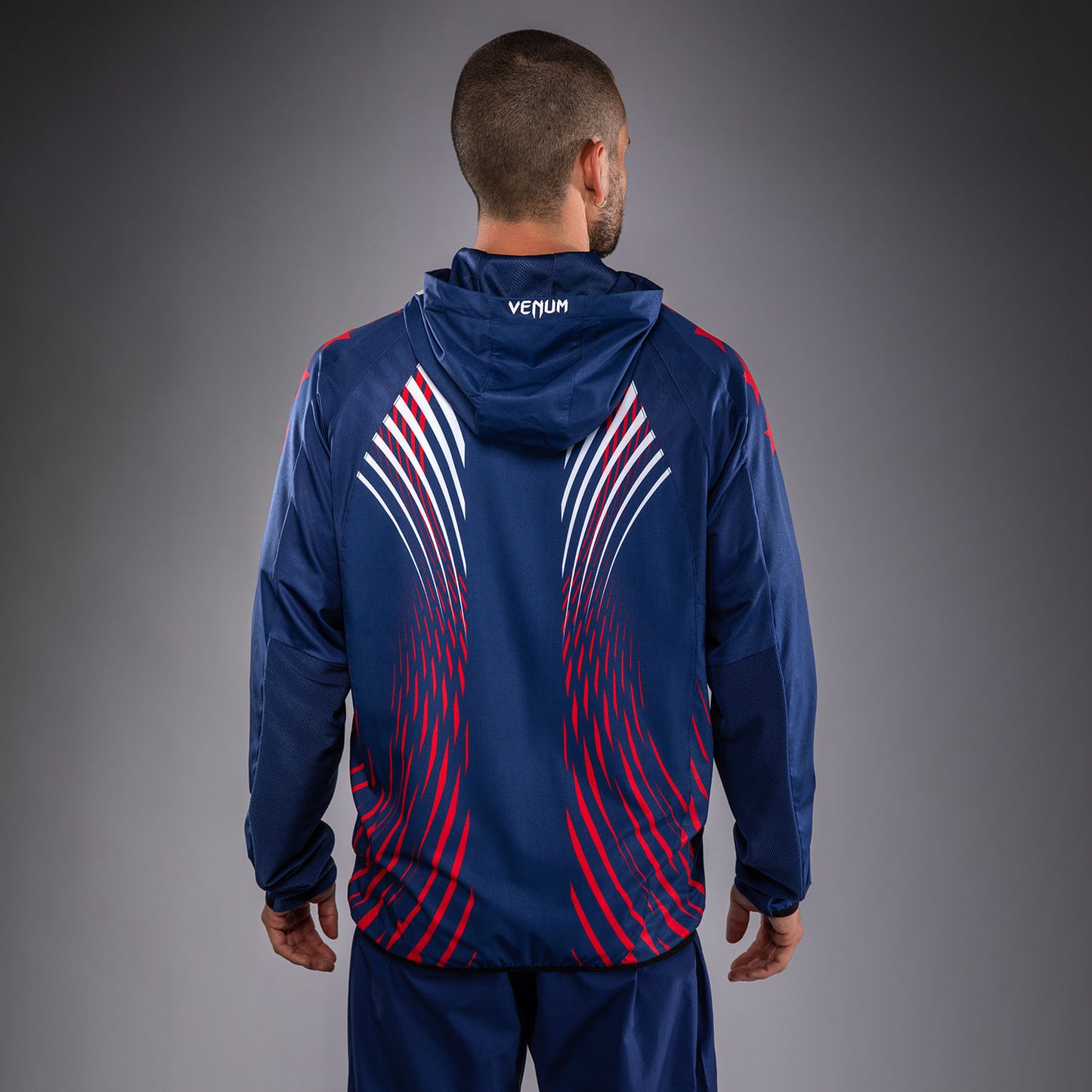 Official UFC Freedom 250 by Venum Op maat gemaakt Authentic Fight Night Walkout Hoodie voor heren - Blauw
