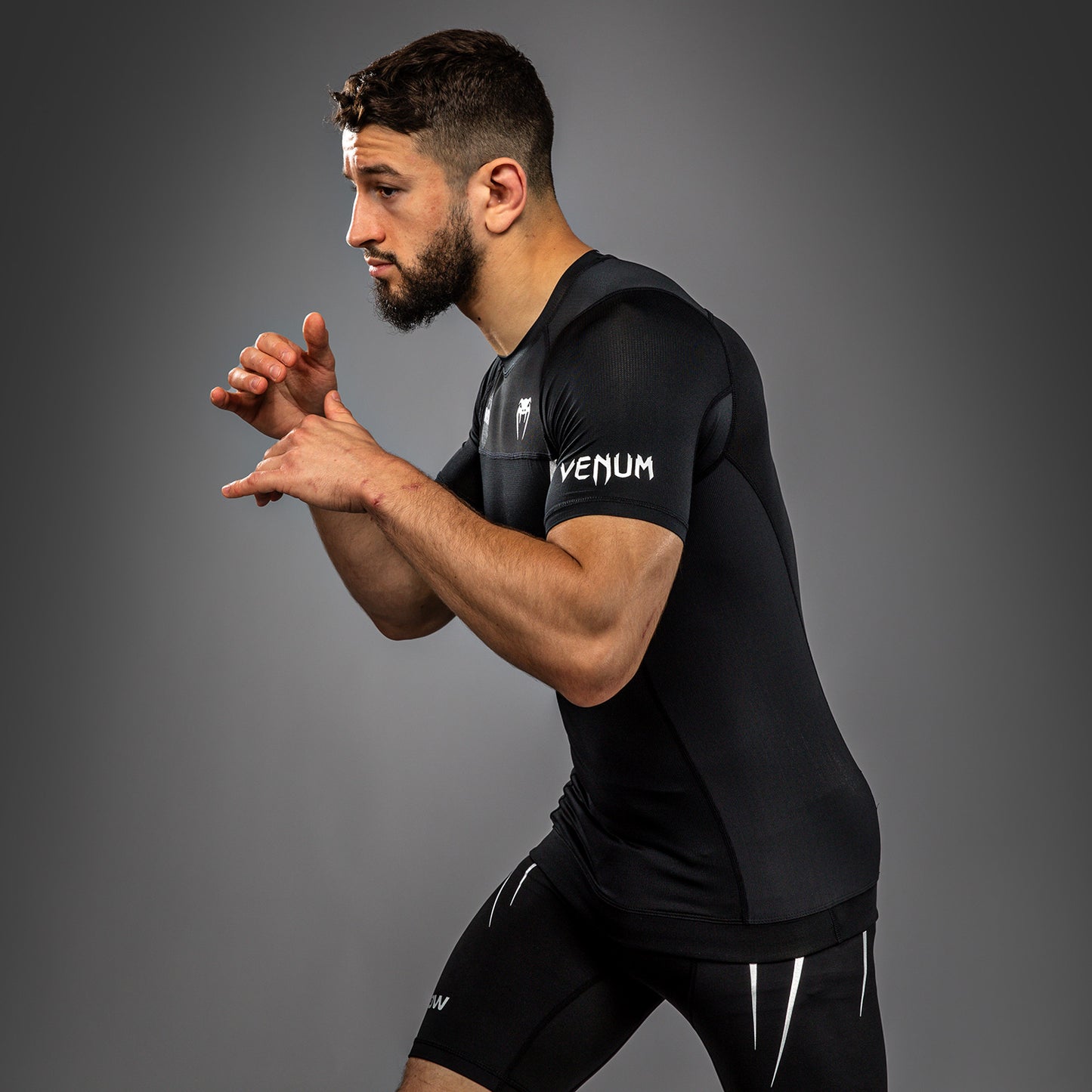 Venum x WOW FC Korte Mouwen Rashguard - Zwart/ Zilver Grijs