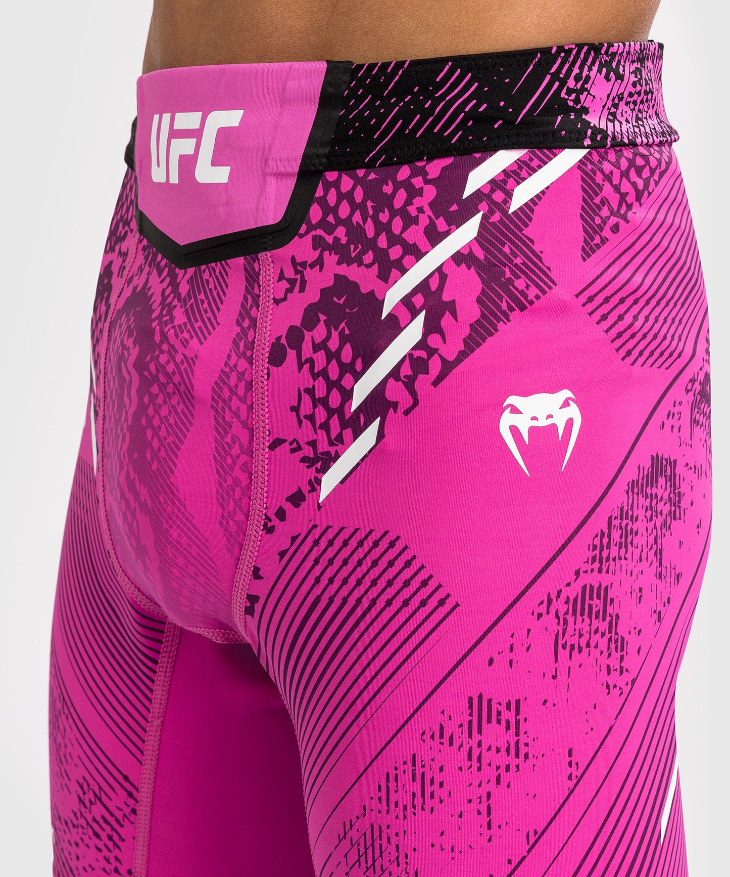 UFC Unrivaled by Venum Authentieke Fight Night Unisex Vale Tudo Short - Roze