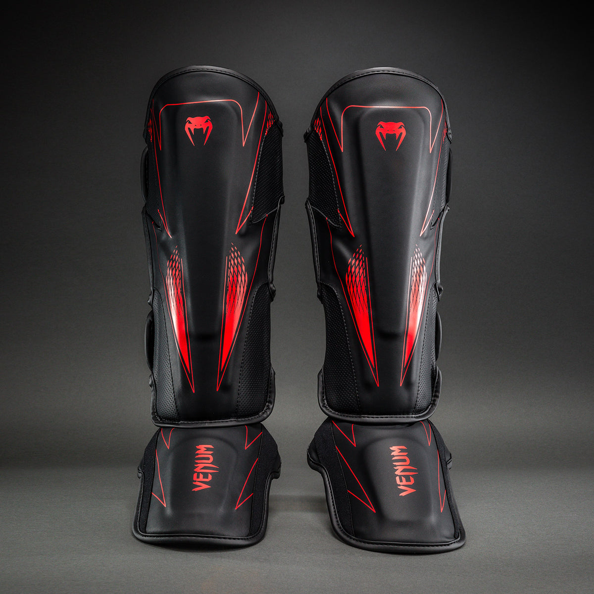 Venum Amazonia Reborn Scheenbeschermers - Zwart/Rood