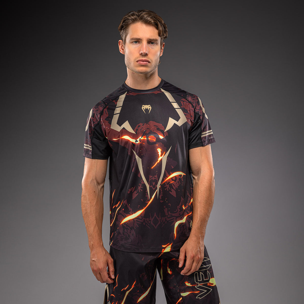Jujutsu Kaisen x Venum Sukuna Dry Tech T-shirt – Zwart/Lichtbeige