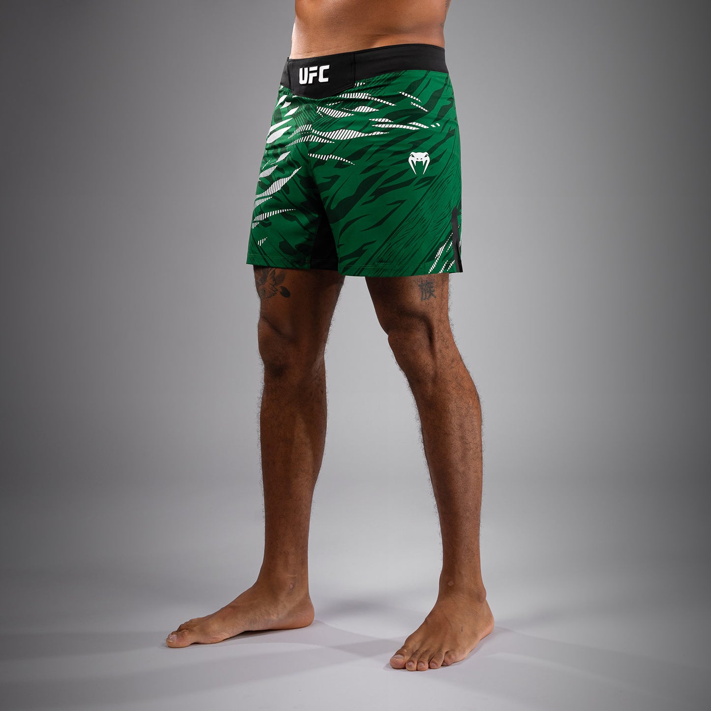 UFC Fusion by Venum Authentic Fight Night Fight Shorts voor Heren - Kort Fit - Groen