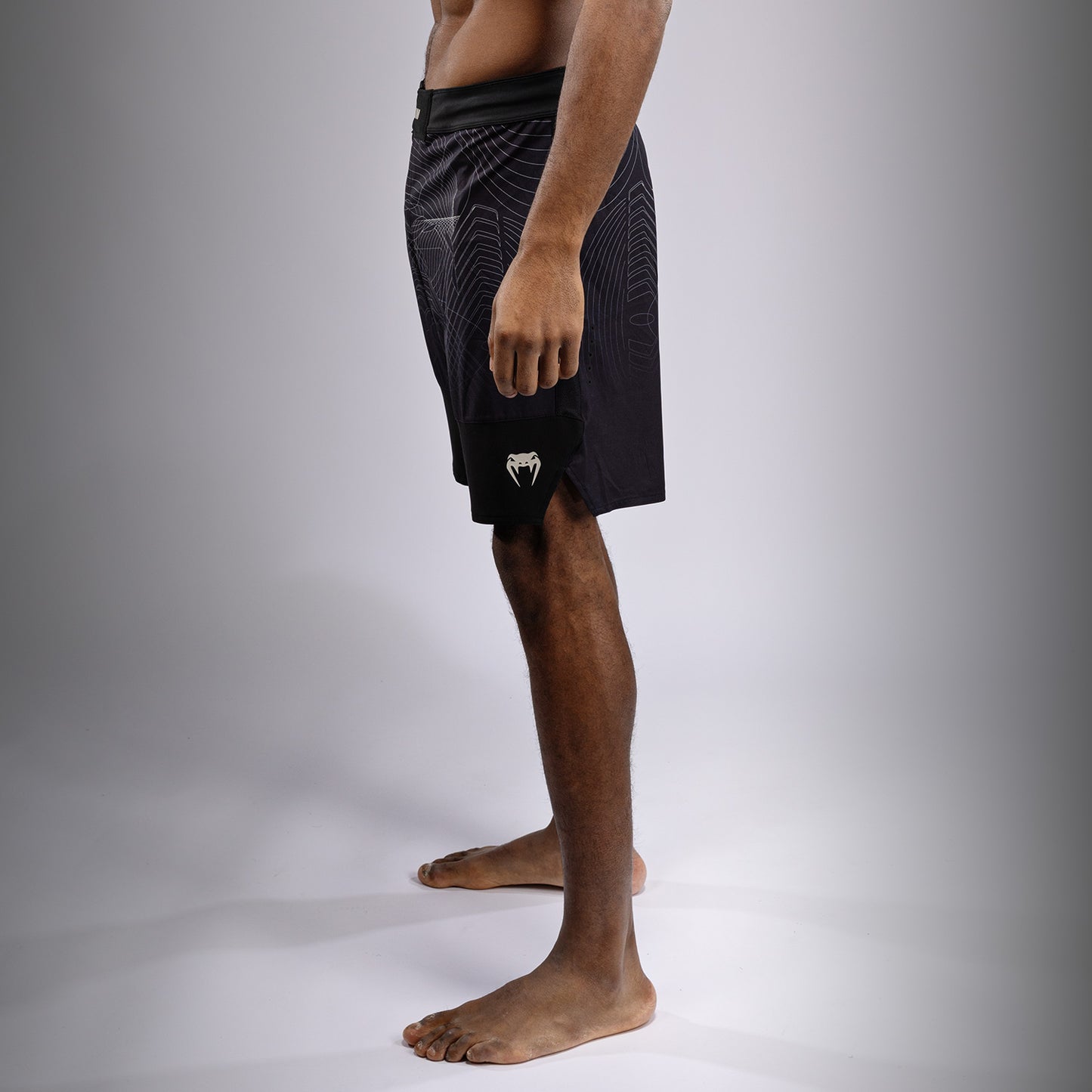 Venum G-Fit Air Fight Shorts Heren - Diepzwart / Woestijnzand