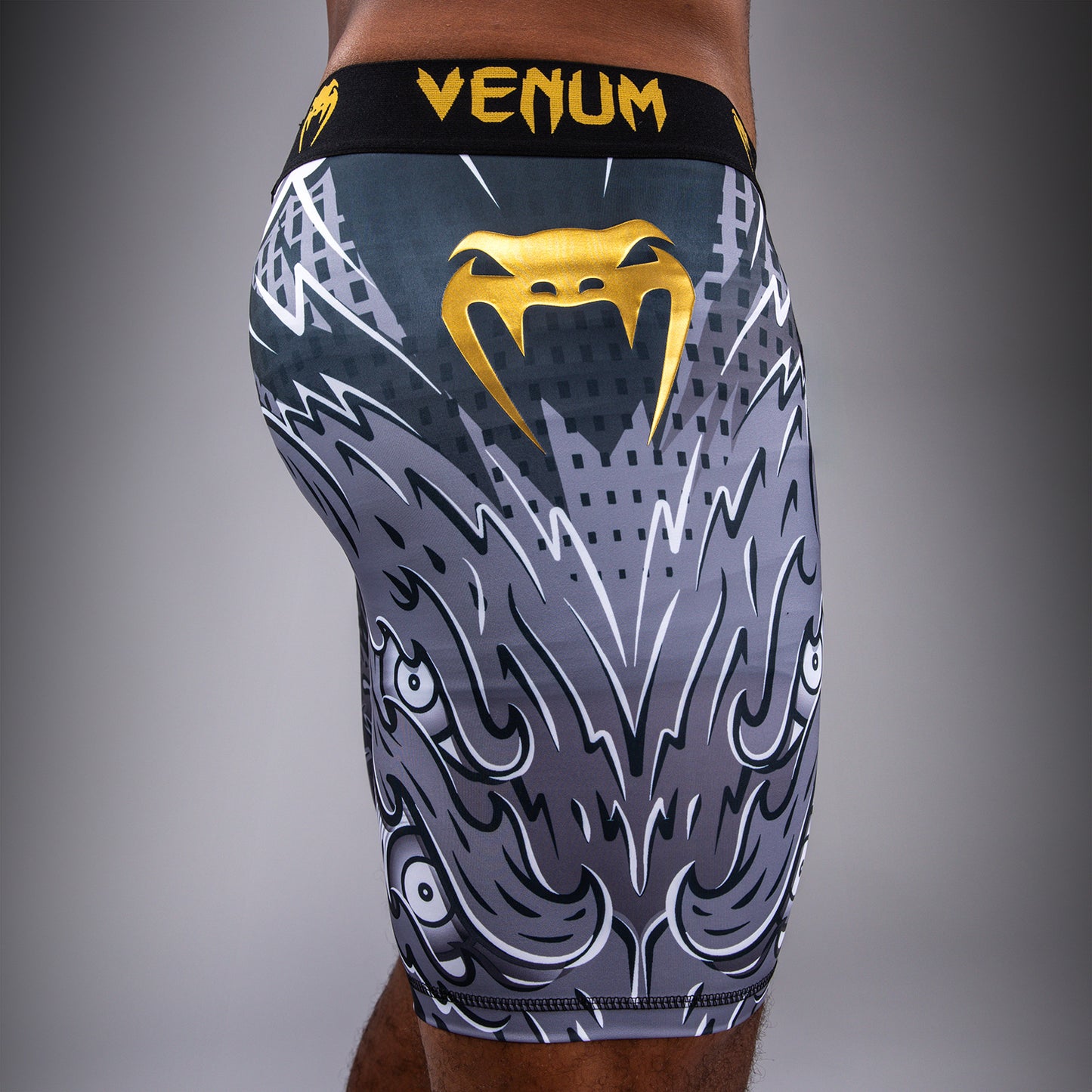 Venum Wolf Atak Compressieshort – Zwart/Grijs