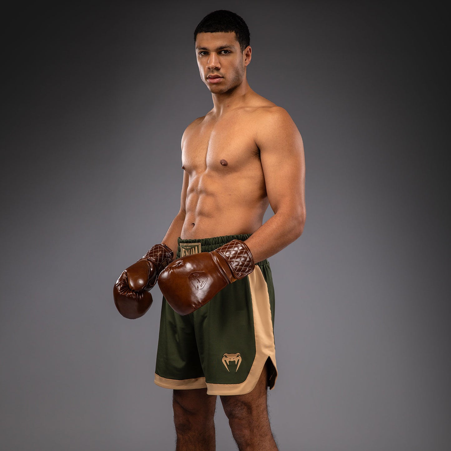 Venum Classic Boksshort - Legergroen/Zand
