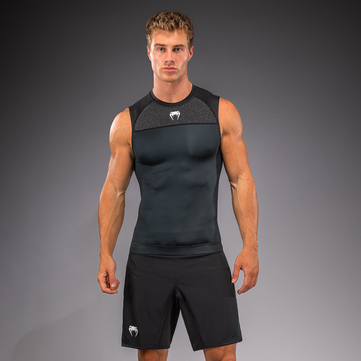 Venum G-Fit Scale Mouwloze rashguard - Zwart