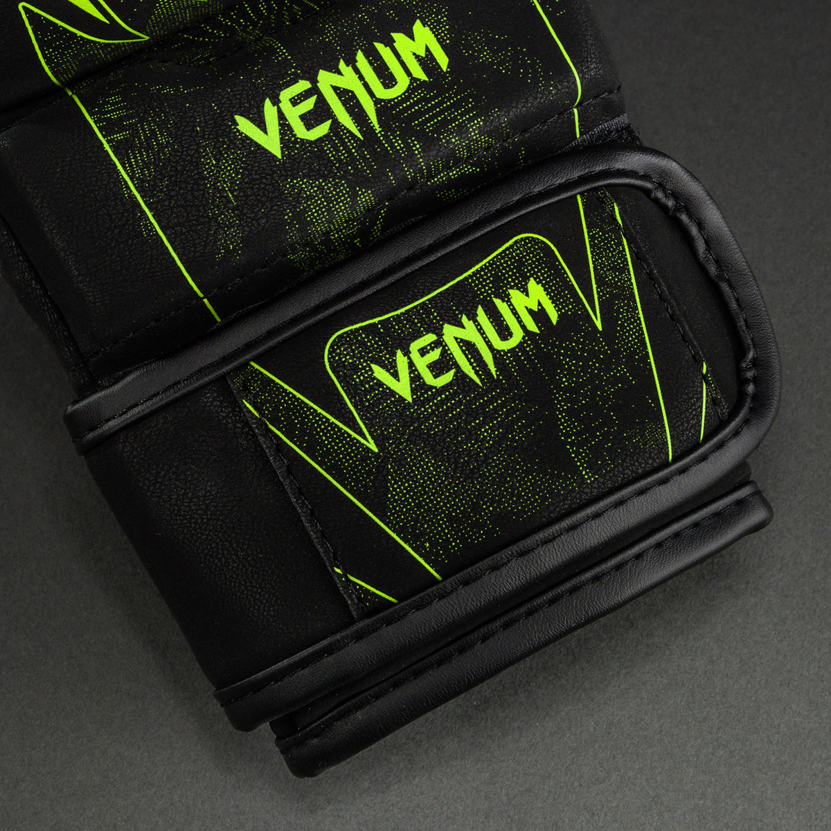 Venum Amazonia Reborn MMA-sparringhandschoenen - Zwart/Groen