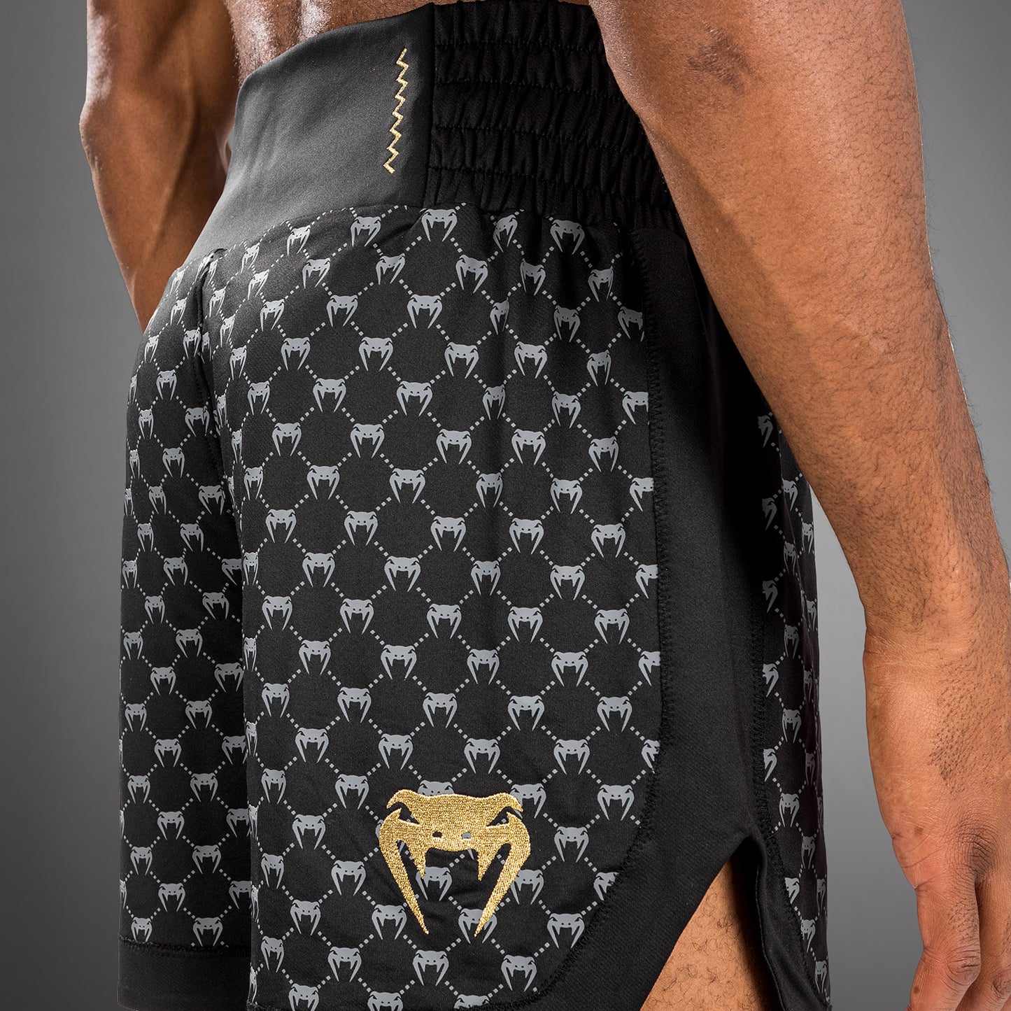 Venum Monogram Boxing Shorts - Zwart