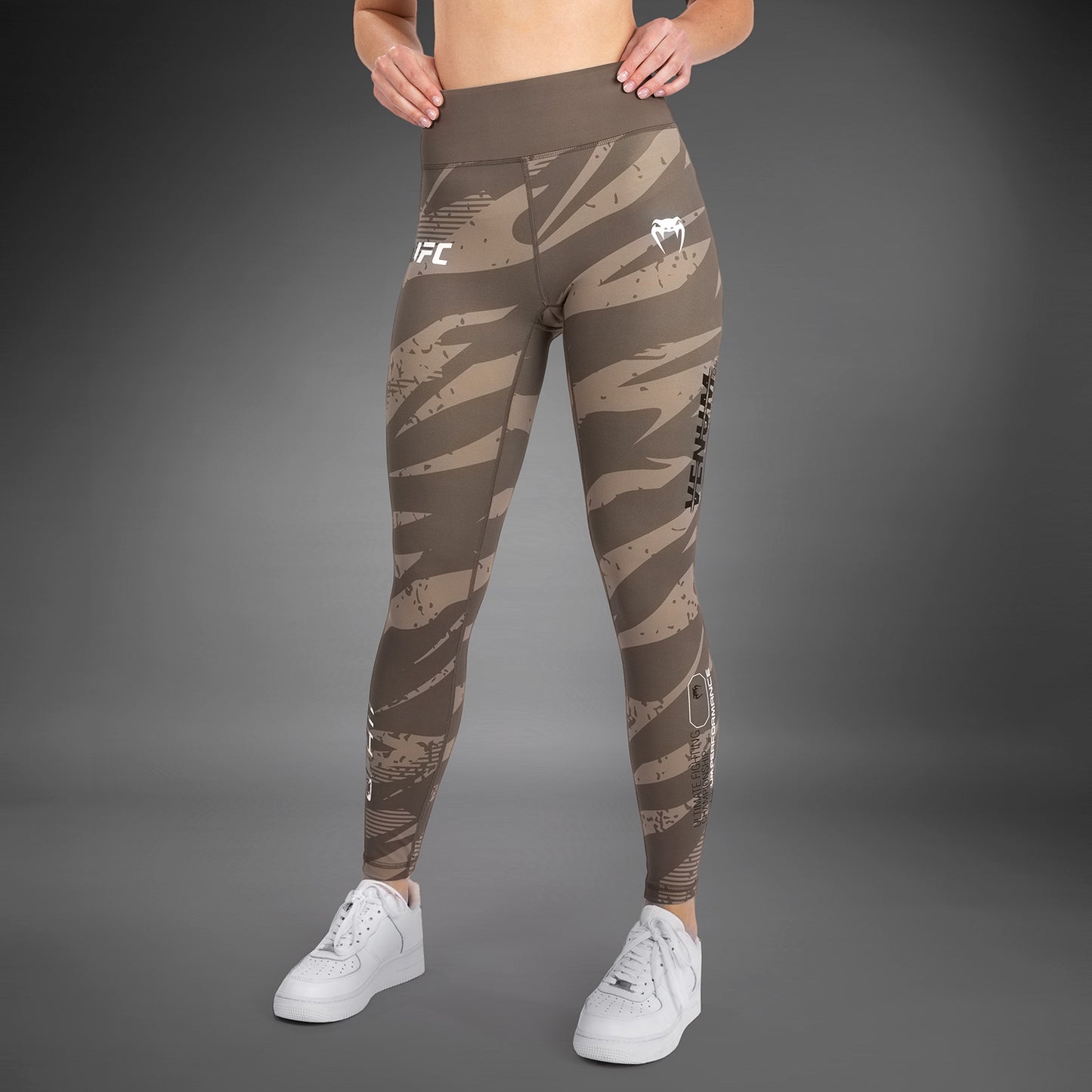UFC Adrenaline De Venum Fight Week Prestatie Legging Voor Vrouwen - Desert Camo