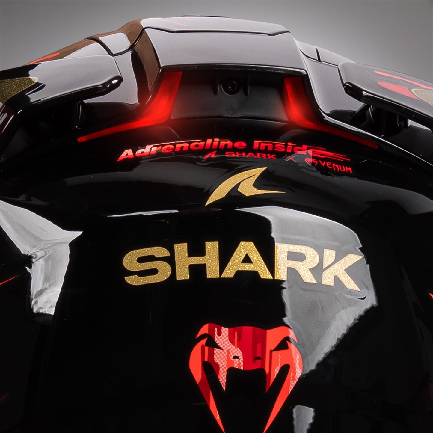 Venum x Shark SKWAL i3 JET Motorhelm - Rood/Goud
