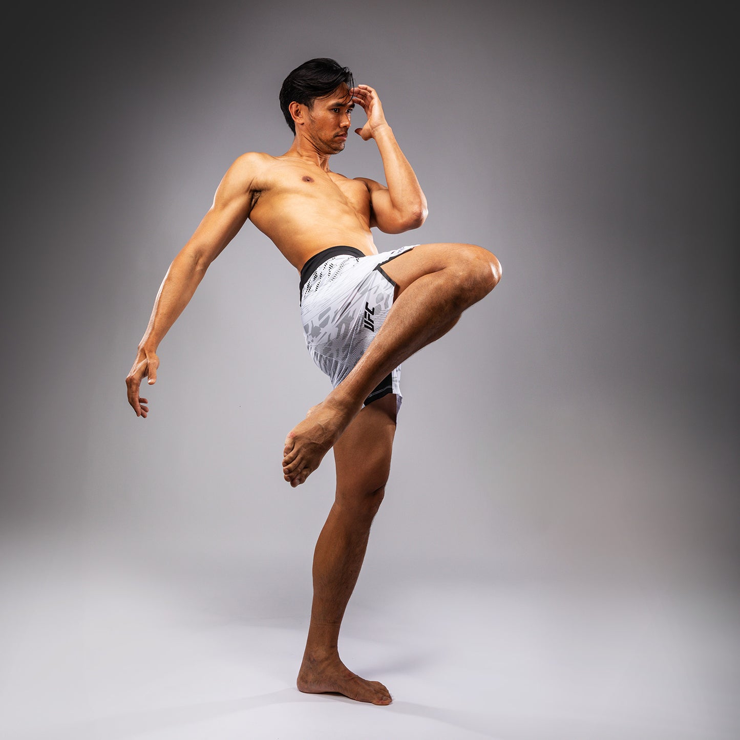 UFC Fusion by Venum Authentic Fight Night Fight Shorts voor Heren - Kort Fit - Wit