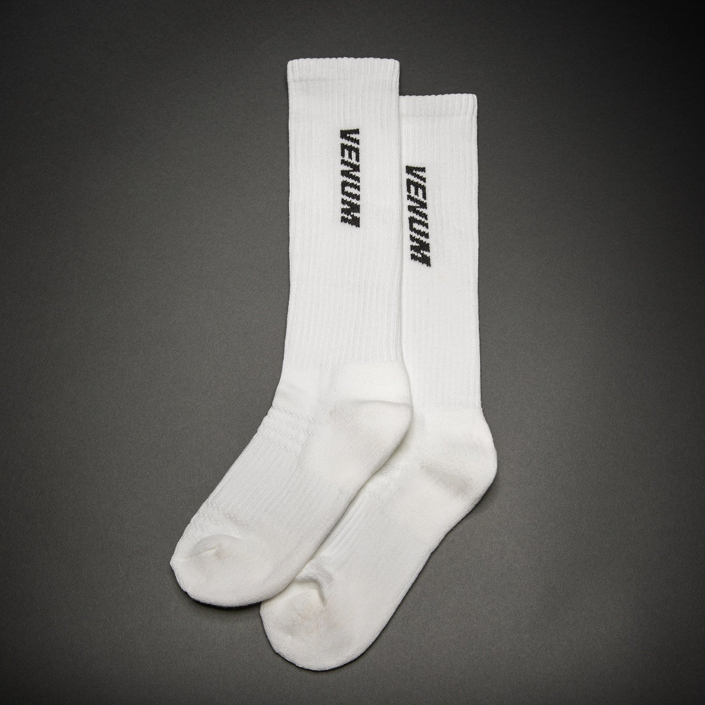 Venum Essential Over-the-Calf Sokken – Wit/Zwart