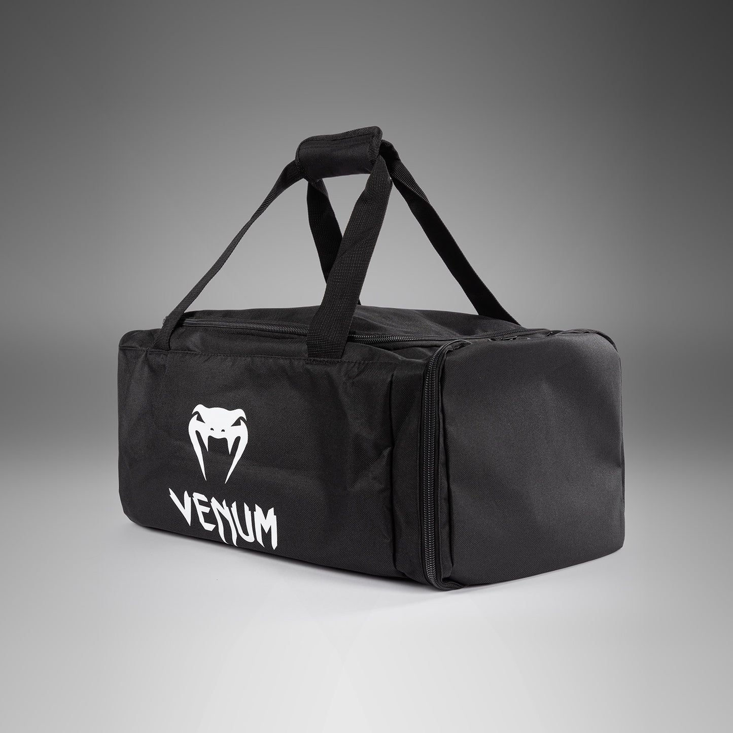 Venum Essential-sporttas (26L) - Zwart