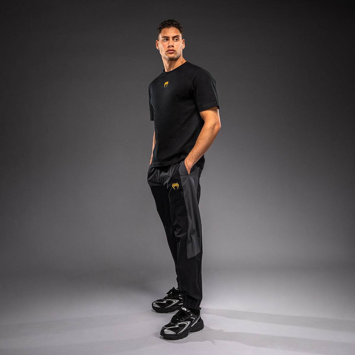Venum Essential Katoenen T-shirt - Zwart/Goud