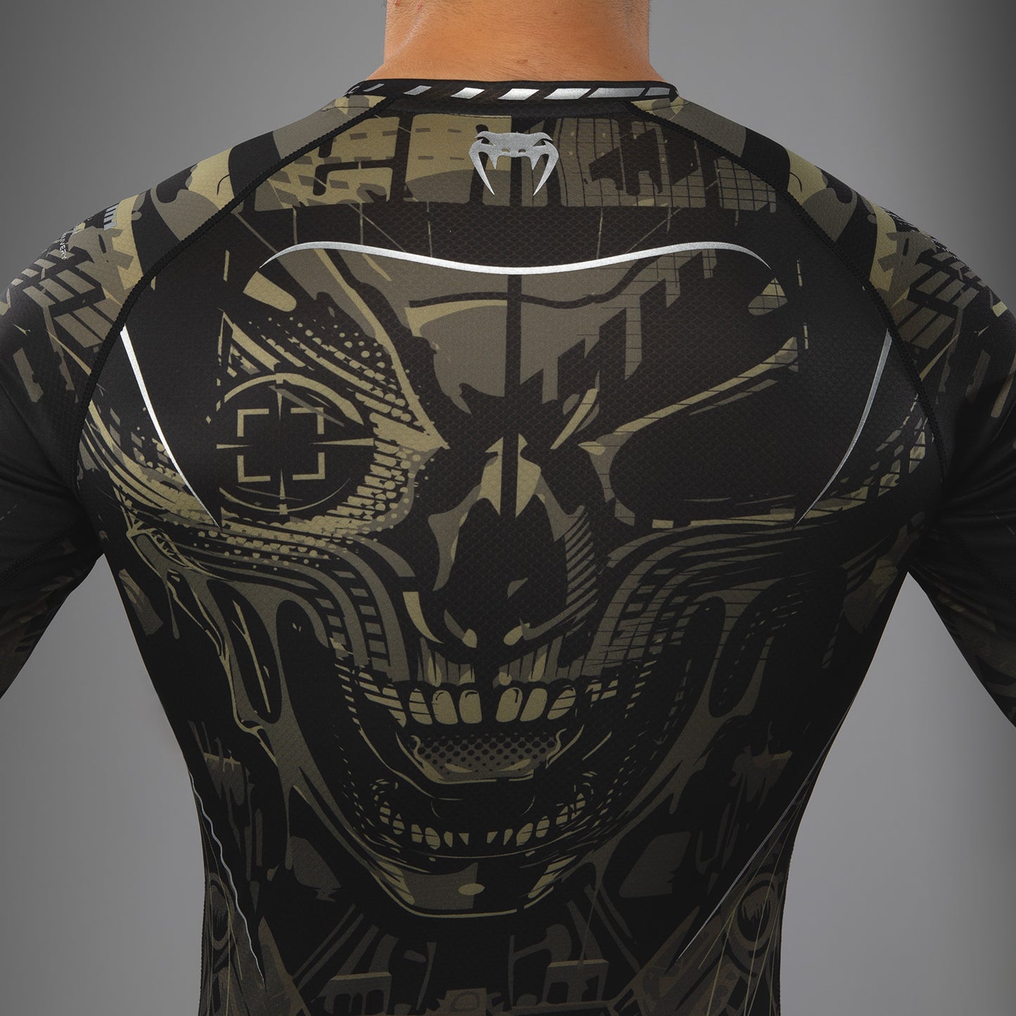 Venum Invader Langemouw Rashguard - Zwart/Zand