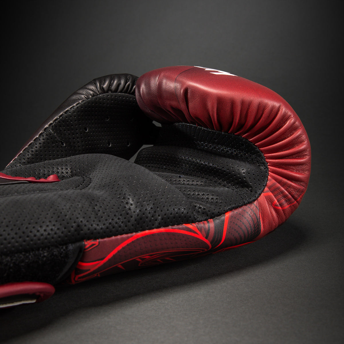 Venum Crimson Viper 2.0 Impact Bokshandschoenen - Zwart/Rood