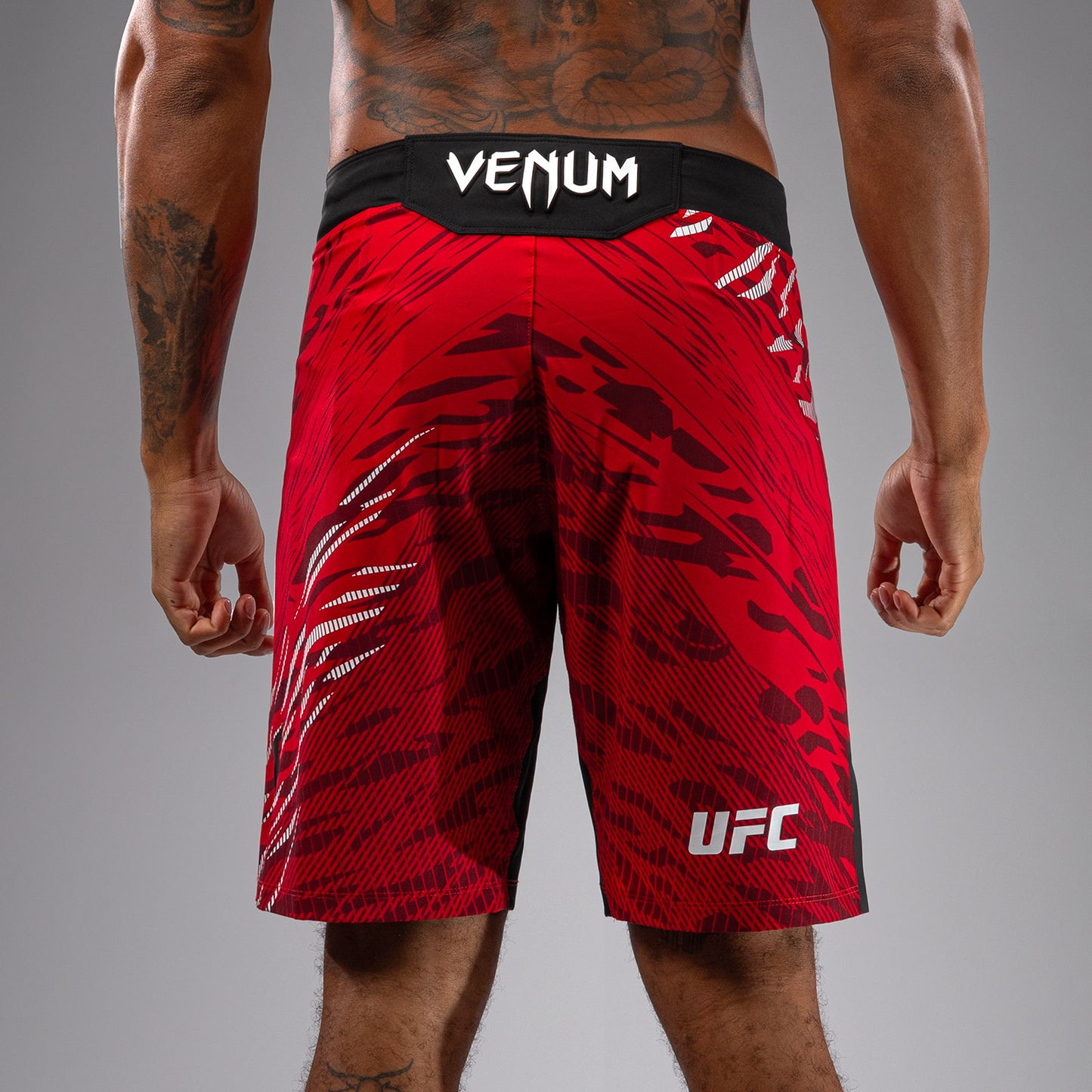 UFC Fusion by Venum Authentic Fight Night Fight Shorts voor Heren - Lang Fit - Rood