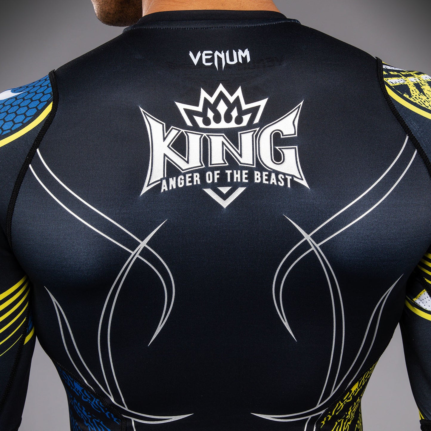 Venum x TEKKEN 8 Rashguard met Lange Mouwen - King - Zwart/Geel