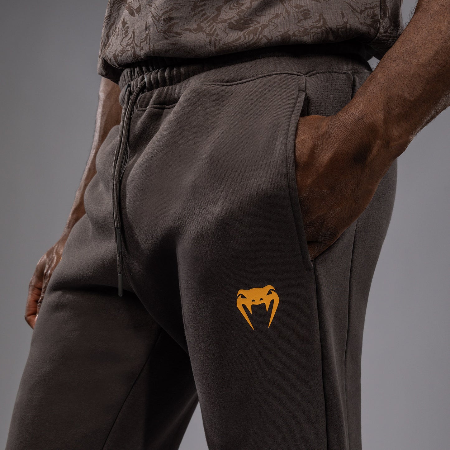 UFC Fusion by Venum Fight Week Katoenen Broek voor Heren - Solid Earthen Brown