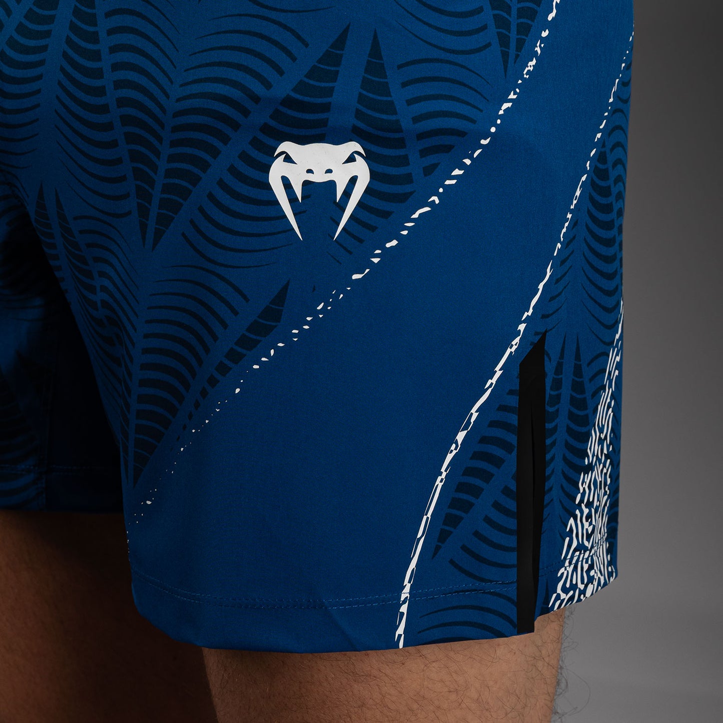 UFC Zenith by Venum Authentic Fight Night Short Fit Fight Short Heren Personalized - Blauw