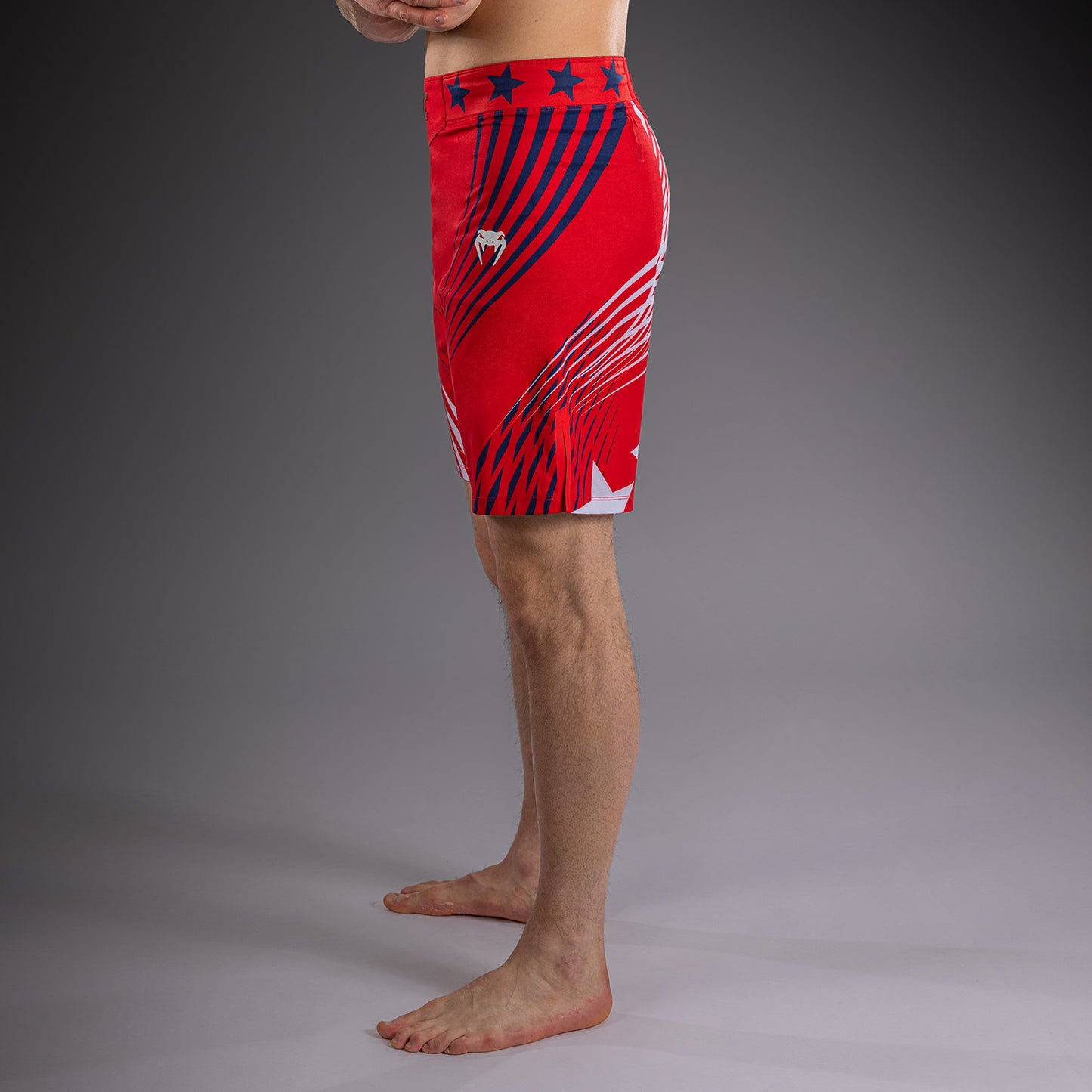 Official UFC Freedom 250 by Venum Authentic Fight Night Fight Shorts Long Fit voor heren - Rood