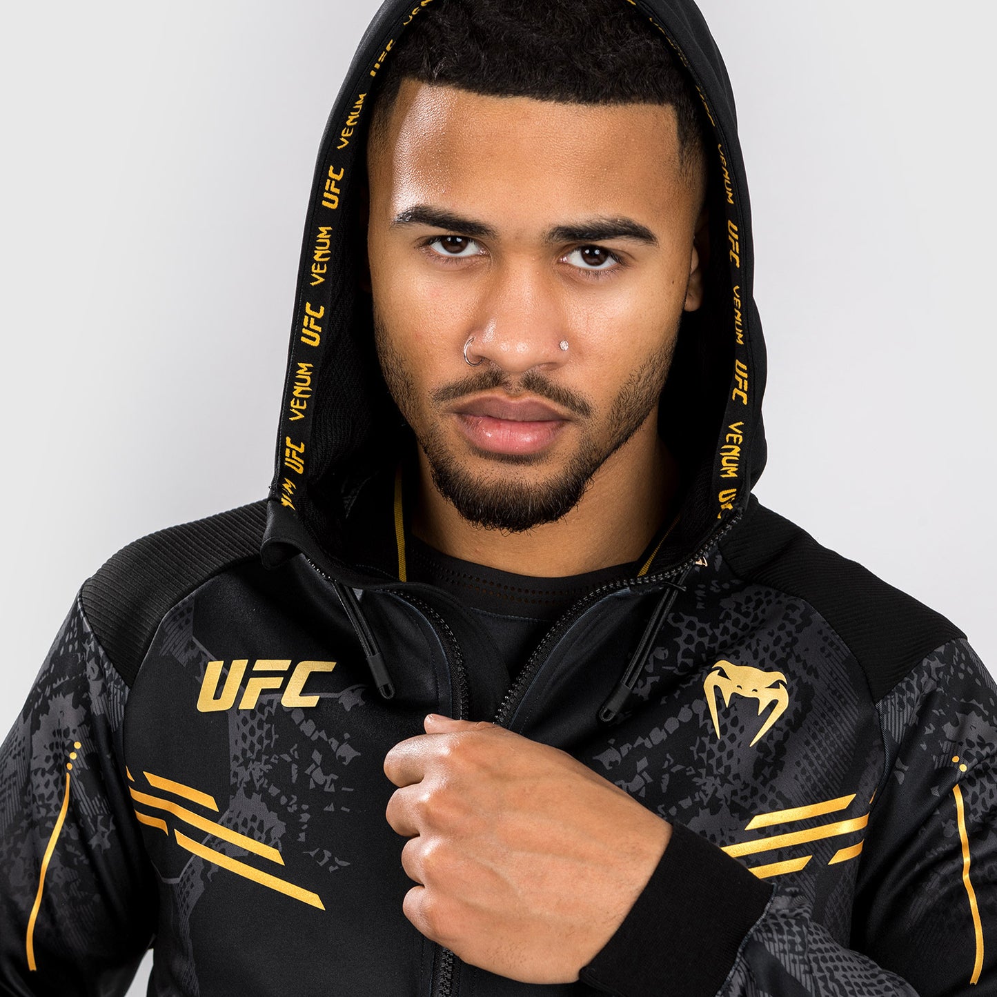 UFC Adrenaline by Venum Authentic Fight Night Heren Walkout Hoodie - Champion