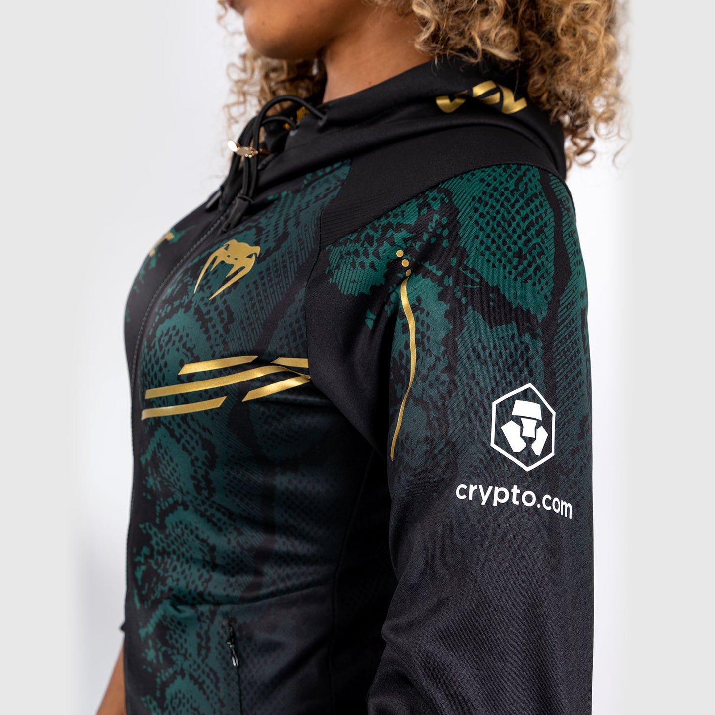 UFC Adrenaline by Venum Authentic Fight Night Vrouwen Walkout Hoodie - Emerald Edition - Groen/Zwart/Goud