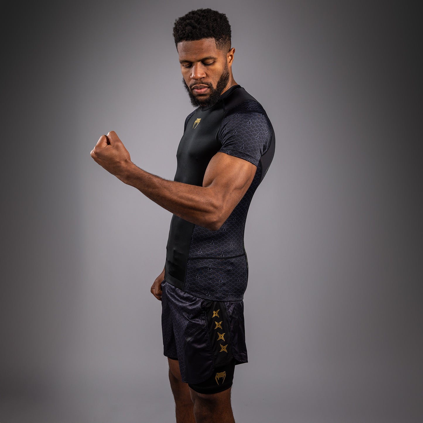 Venum x Assassin’s Creed Shadows Heren-Rashguard met korte mouwen - Zwart
