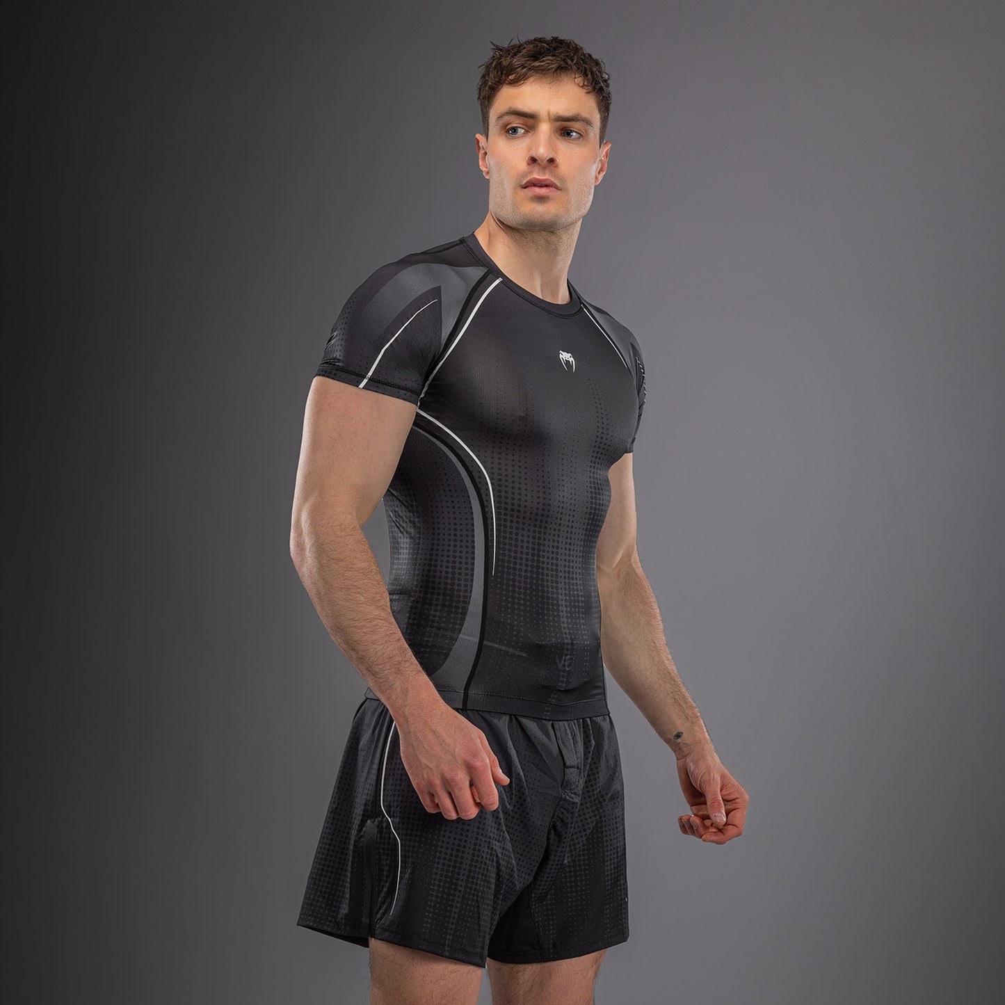 Venum Stealth Rashguards met korte mouwen – Zwart/Wit