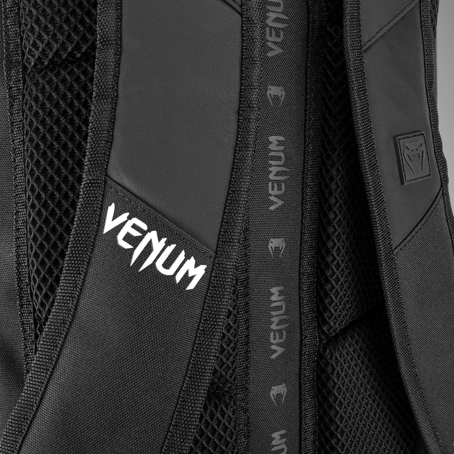 Venum Challenger Xtrem Evo Rugzak (50-63L) – Zwart/Wit