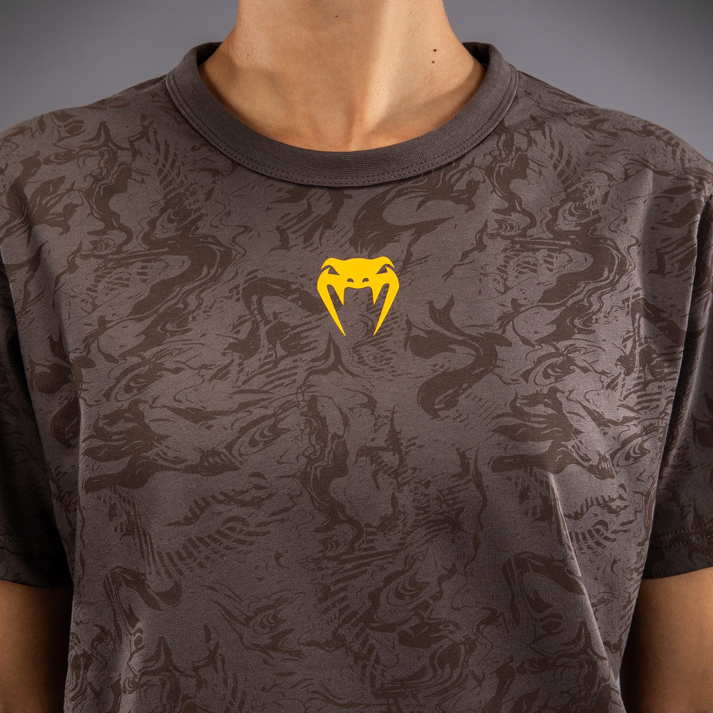 UFC Fusion by Venum Fight Week Katoenen Korte Mouwen T-shirt voor Dames - Earthen Brown