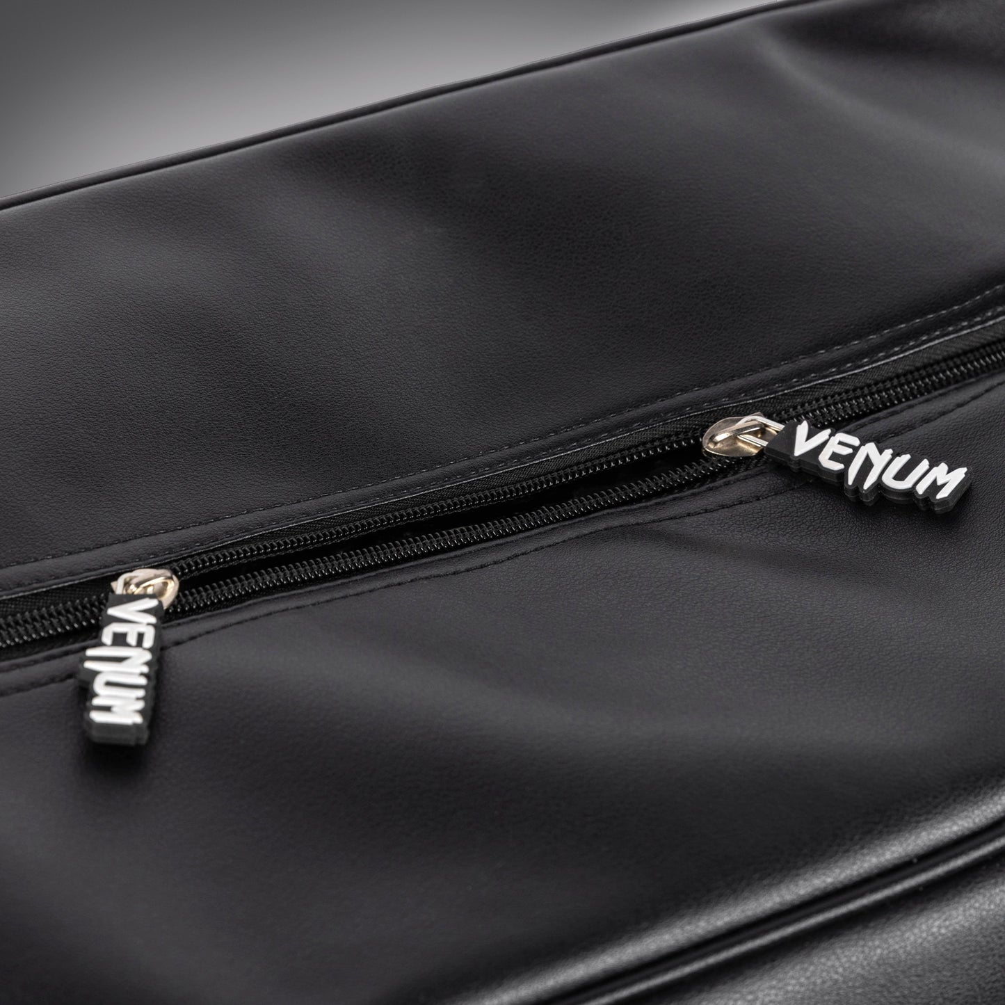Venum Sporttas – Zwart/Wit