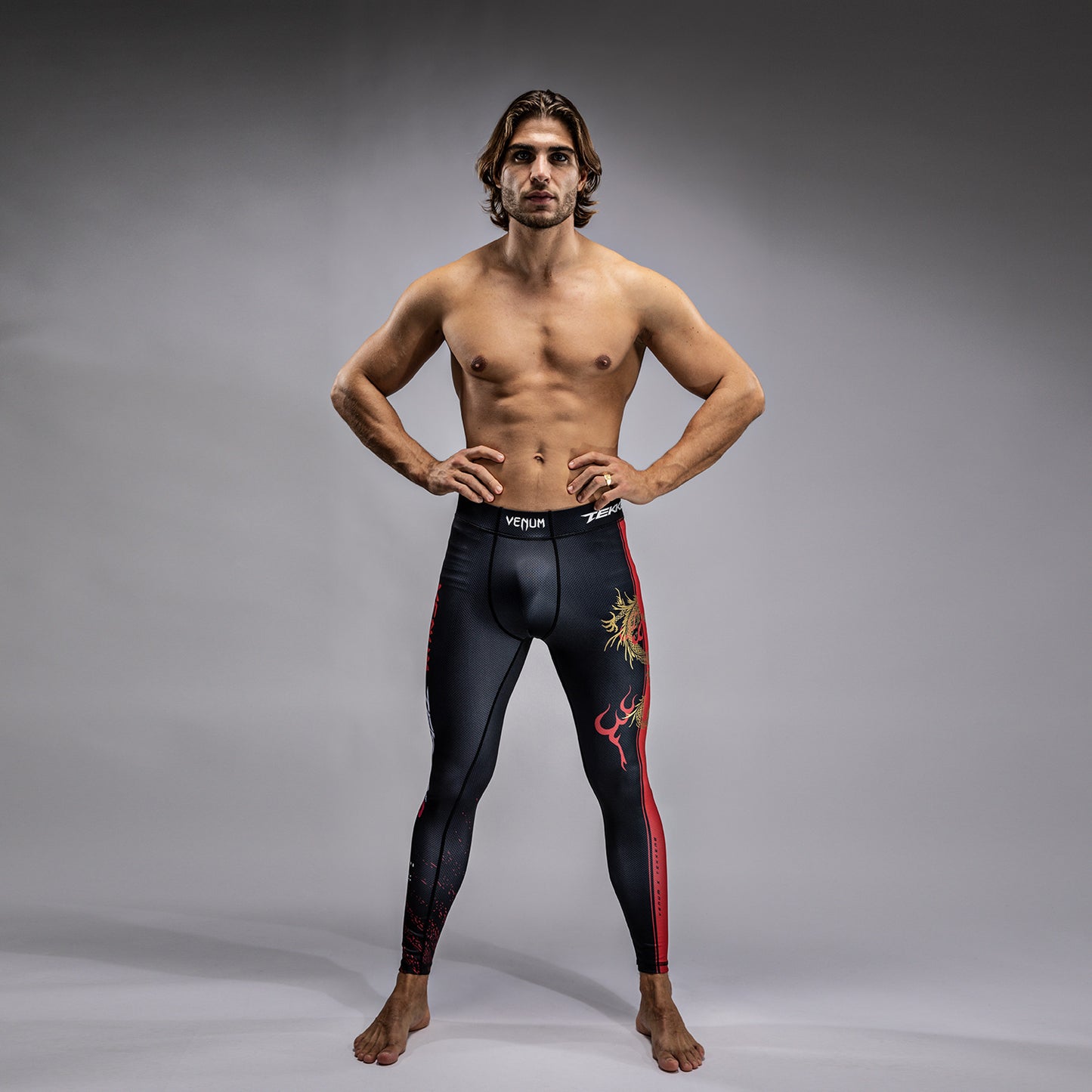 Venum x TEKKEN 8 - Marshall Law Spats - Zwart/Rood/Goud