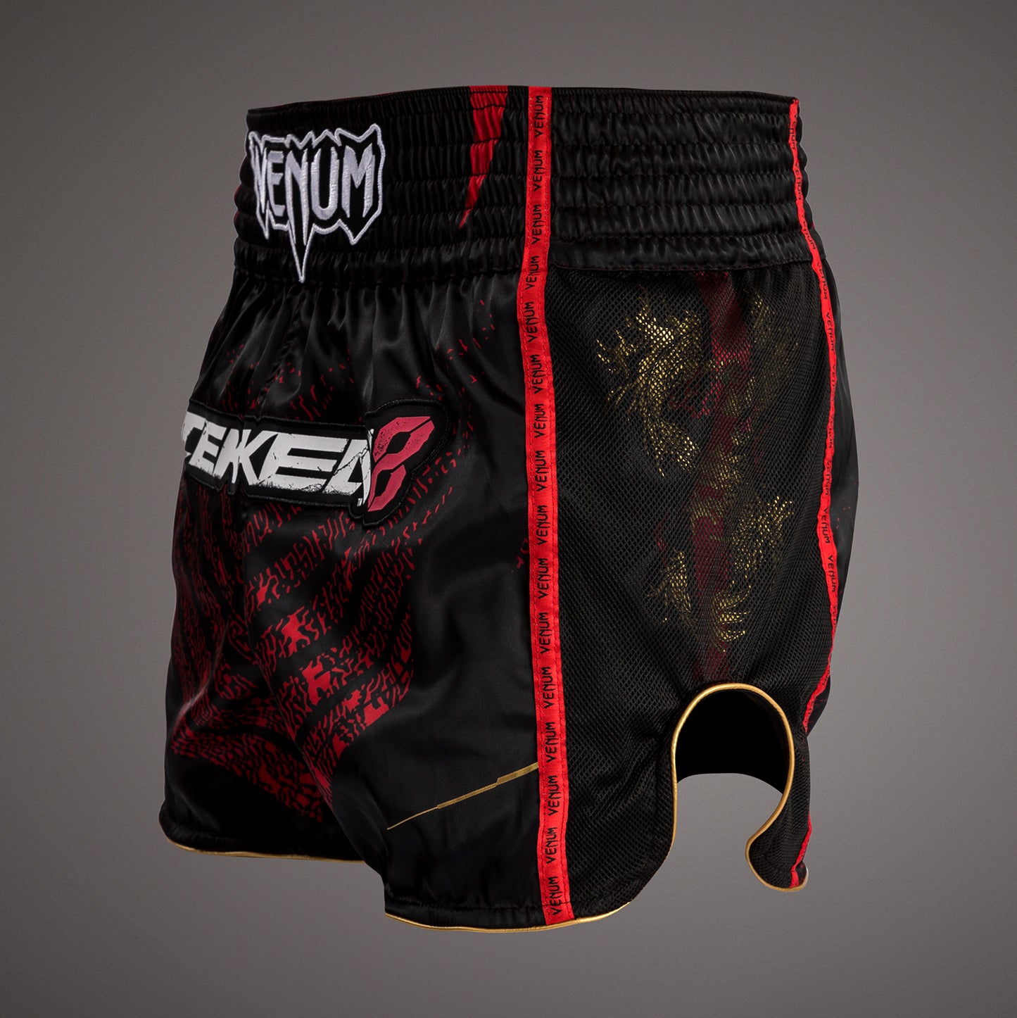 Venum x TEKKEN 8 - Marshall Law Muay Thai Shorts - Zwart/Rood/Goud