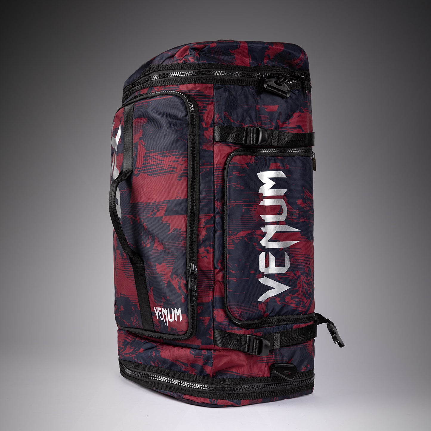 UFC Zenith by Venum Authentic Fight Week sporttas (48L) - bordeauxrood