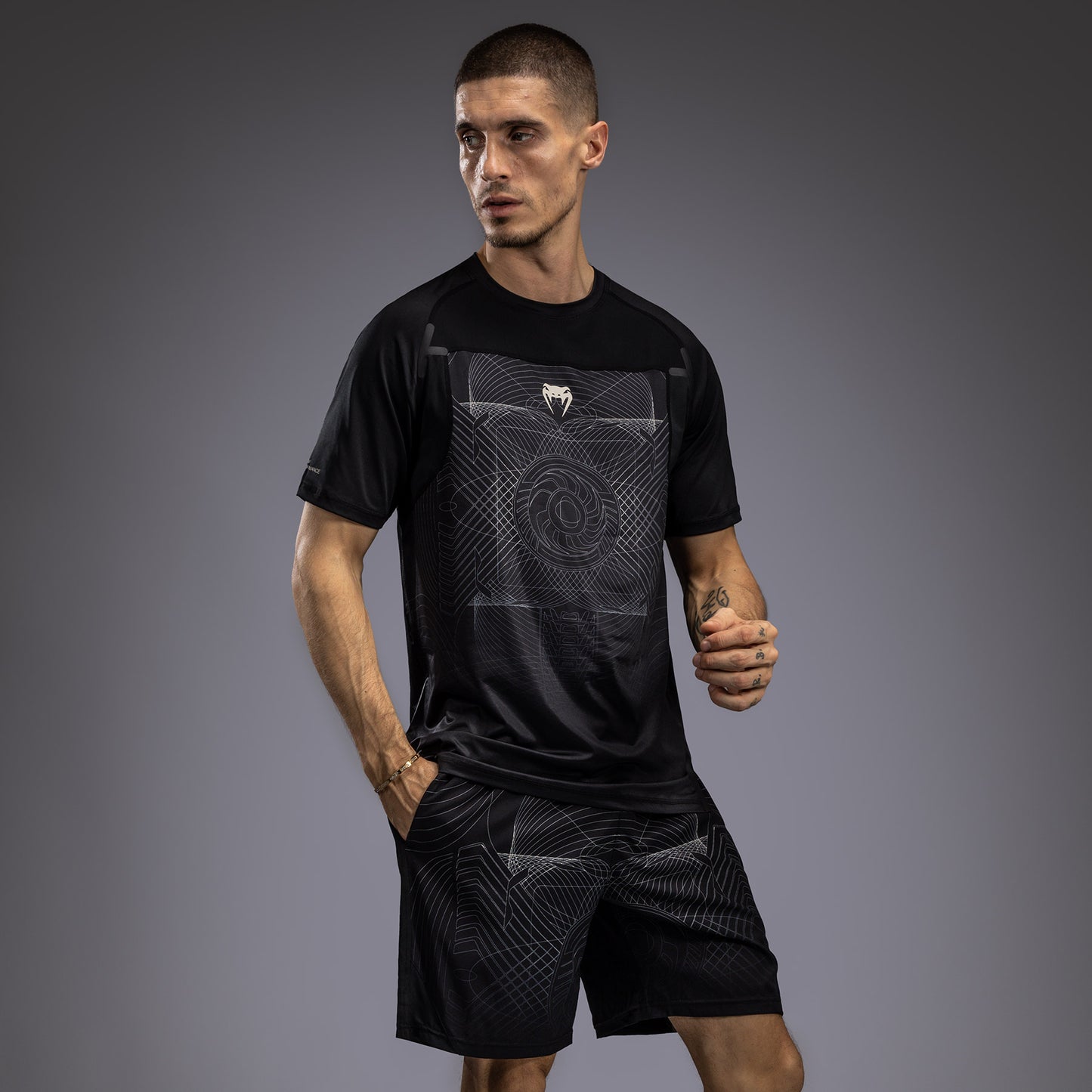 Venum G-Fit Air T-Shirt Heren Dry-Tech - Diepzwart / Woestijnzand